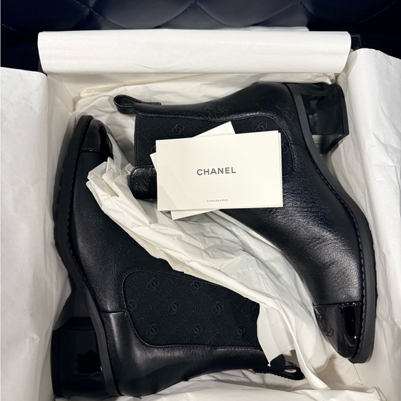 CHANEL Short Boot - Picture 2 of 10